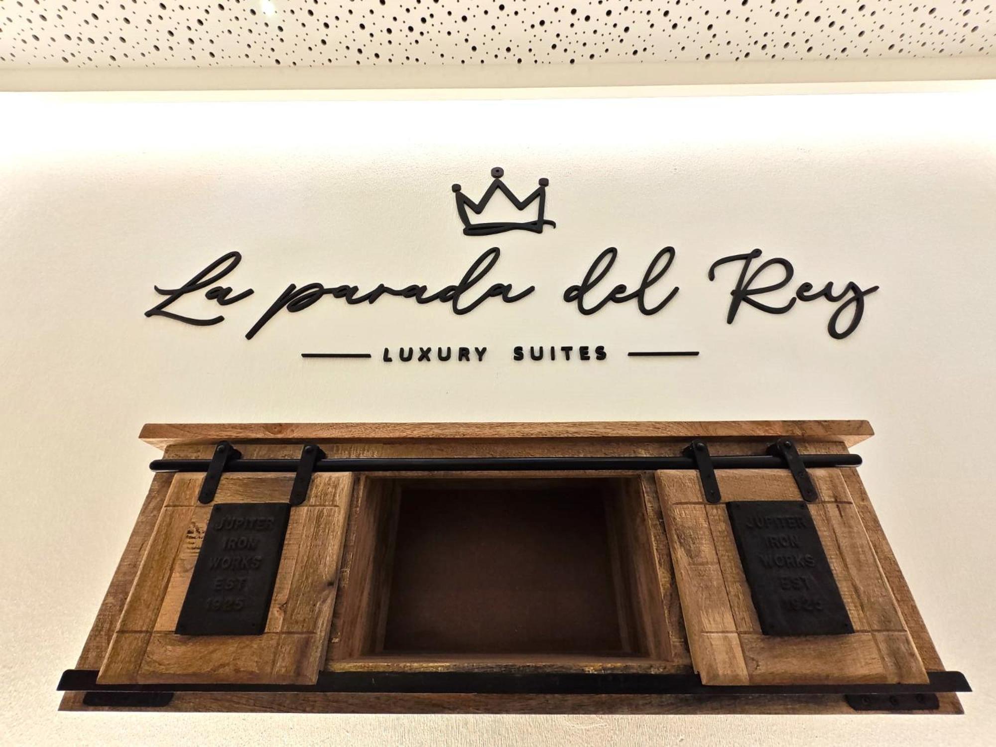 La Parada Del Rey - Luxury Suites Plasencia Bagian luar foto