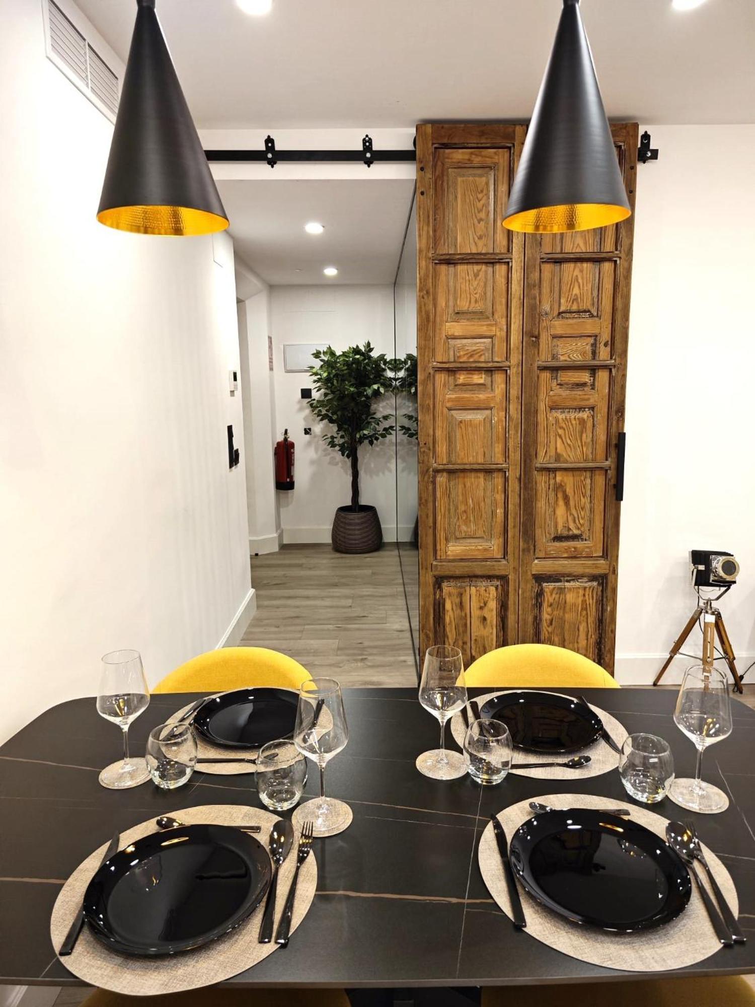 La Parada Del Rey - Luxury Suites Plasencia Bagian luar foto