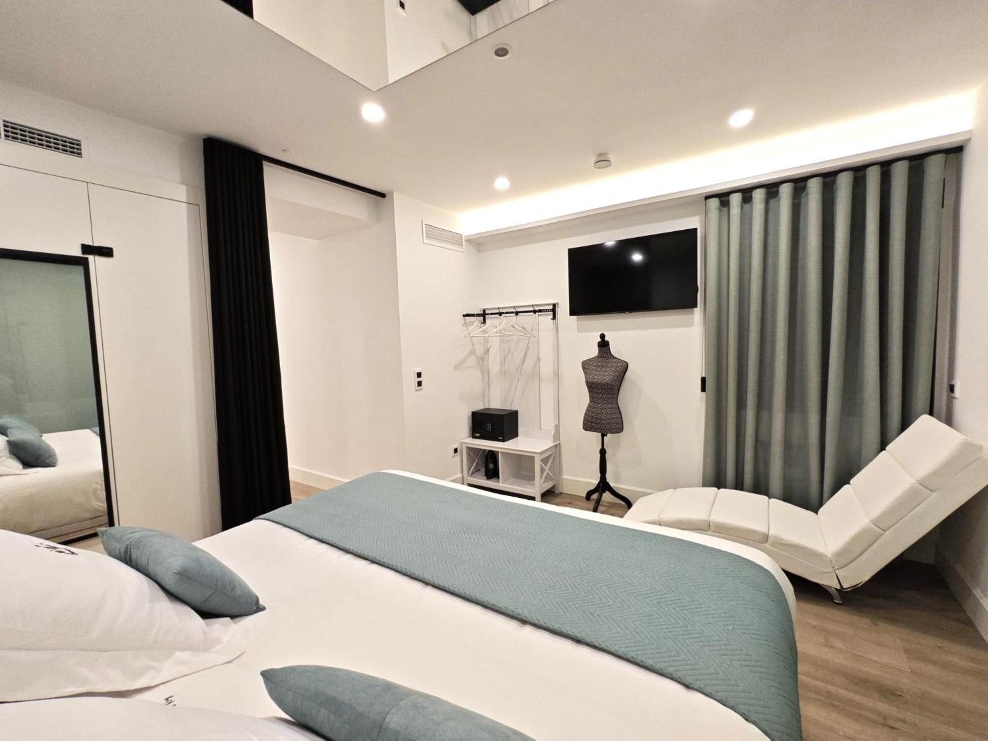 La Parada Del Rey - Luxury Suites Plasencia Bagian luar foto