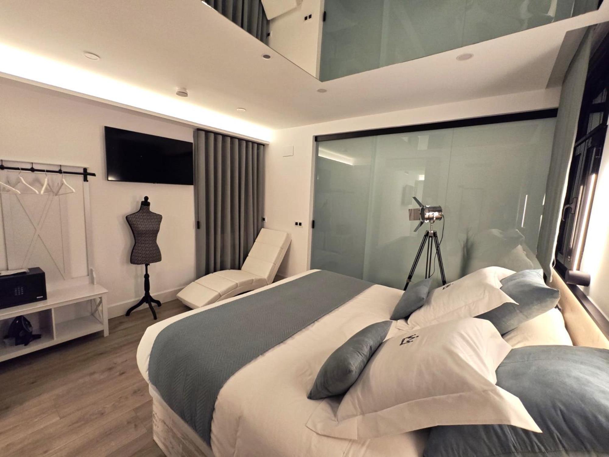 La Parada Del Rey - Luxury Suites Plasencia Bagian luar foto