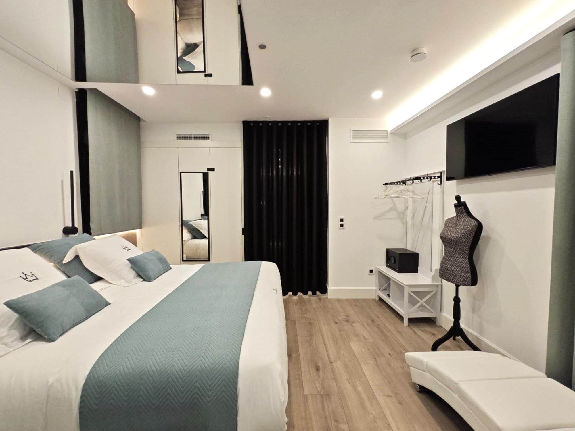 La Parada Del Rey - Luxury Suites Plasencia Bagian luar foto