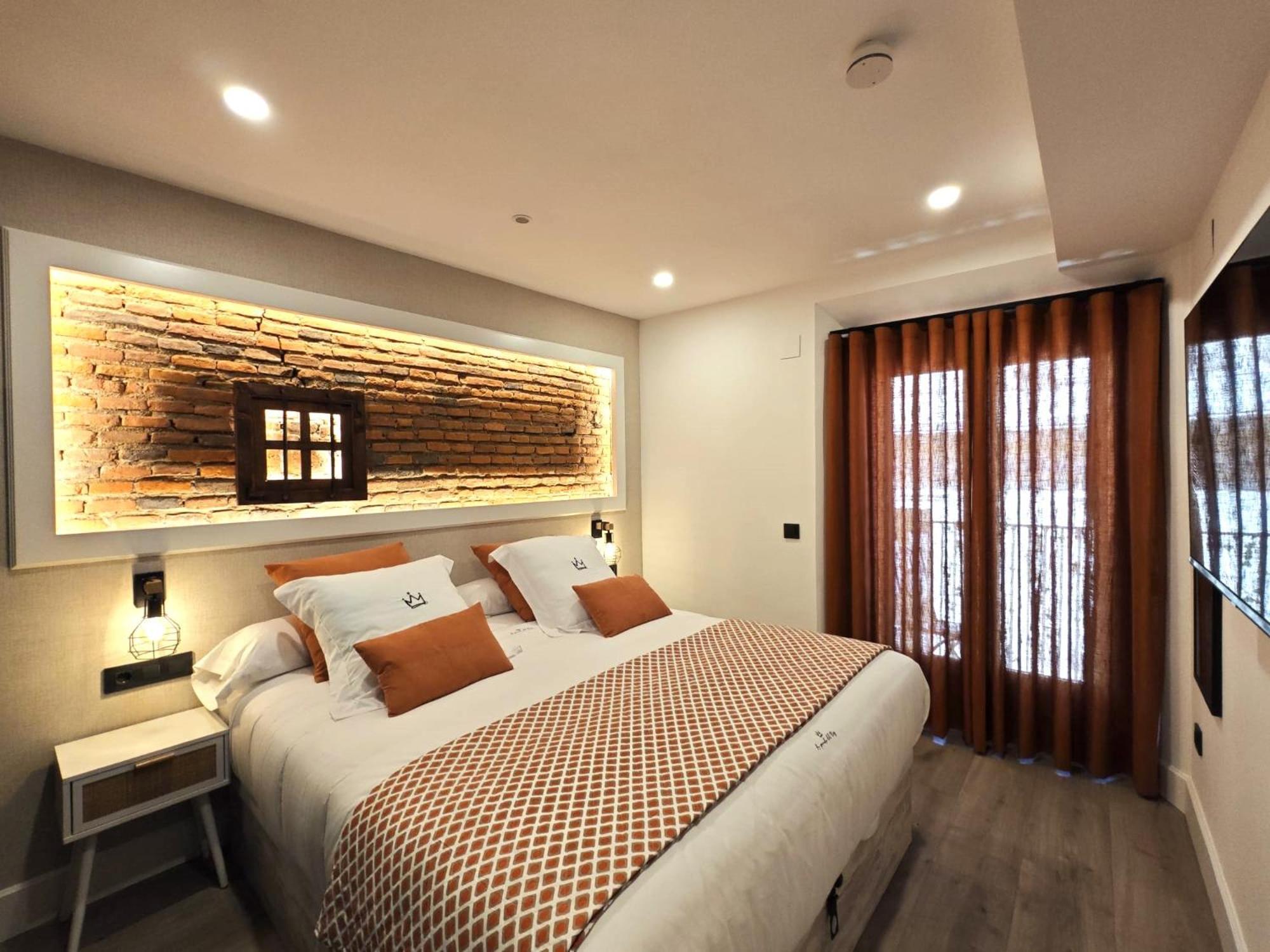 La Parada Del Rey - Luxury Suites Plasencia Bagian luar foto