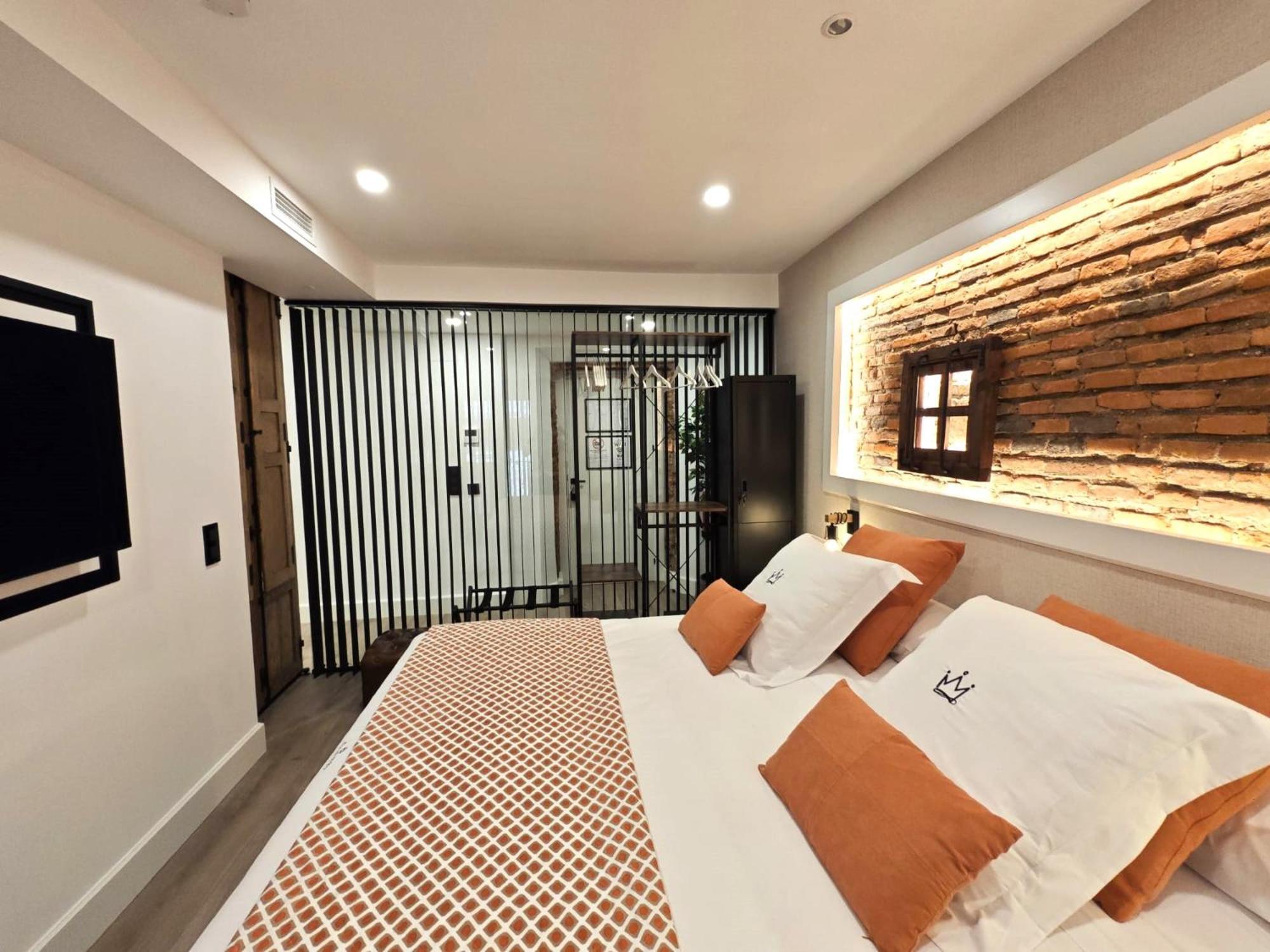 La Parada Del Rey - Luxury Suites Plasencia Bagian luar foto