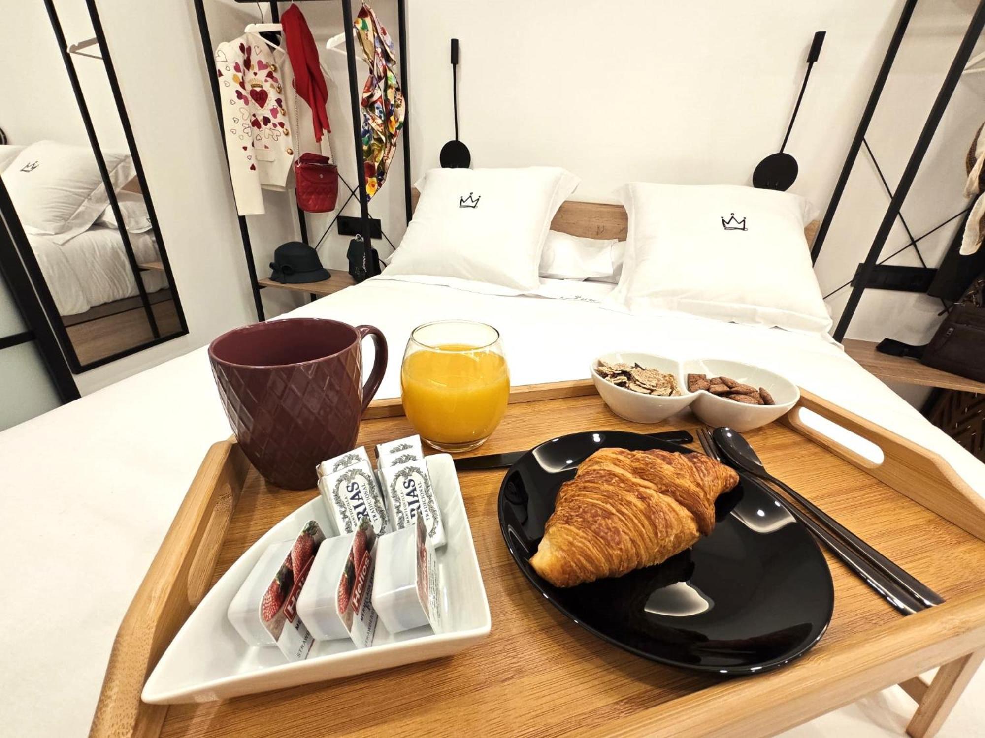 La Parada Del Rey - Luxury Suites Plasencia Bagian luar foto